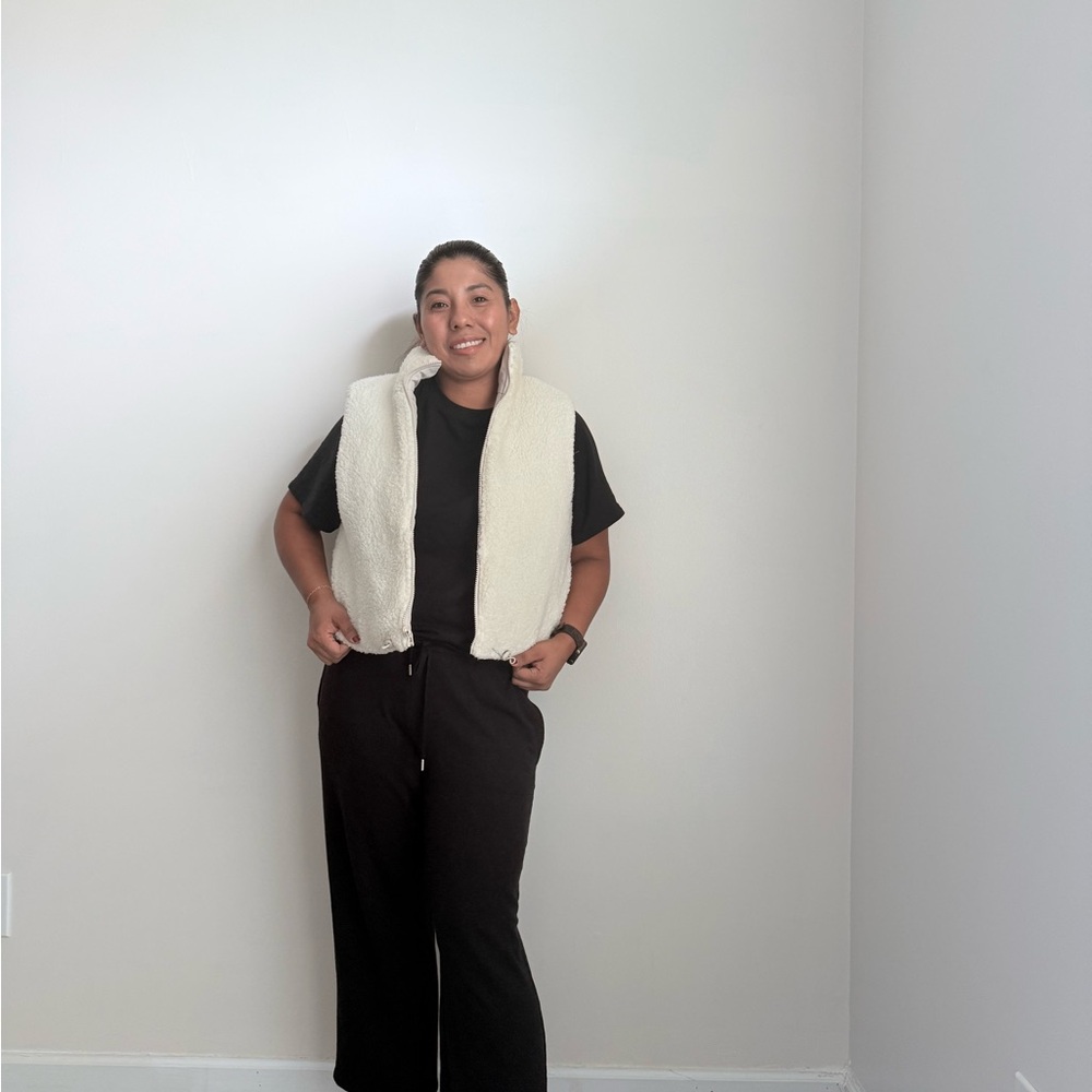 Reversible puff vest/ Sherpa lining